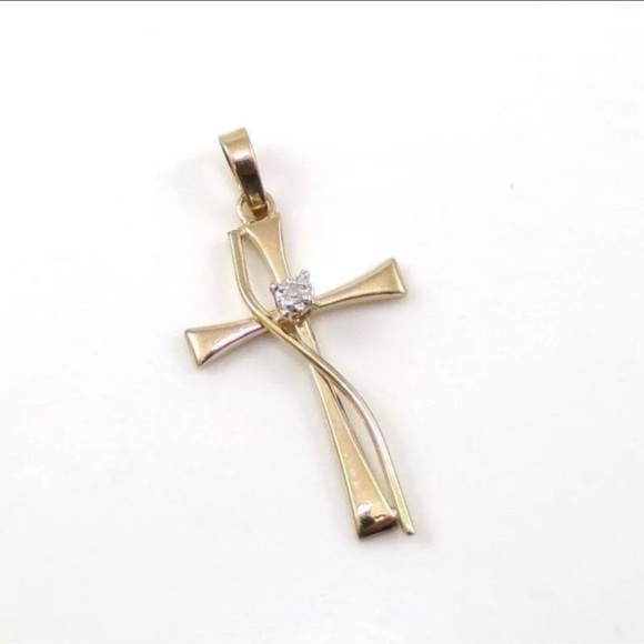 Solid 10K Yellow Gold Natural
Diamond
Accent Cross Religious
Pendant - Picture 6 of 8